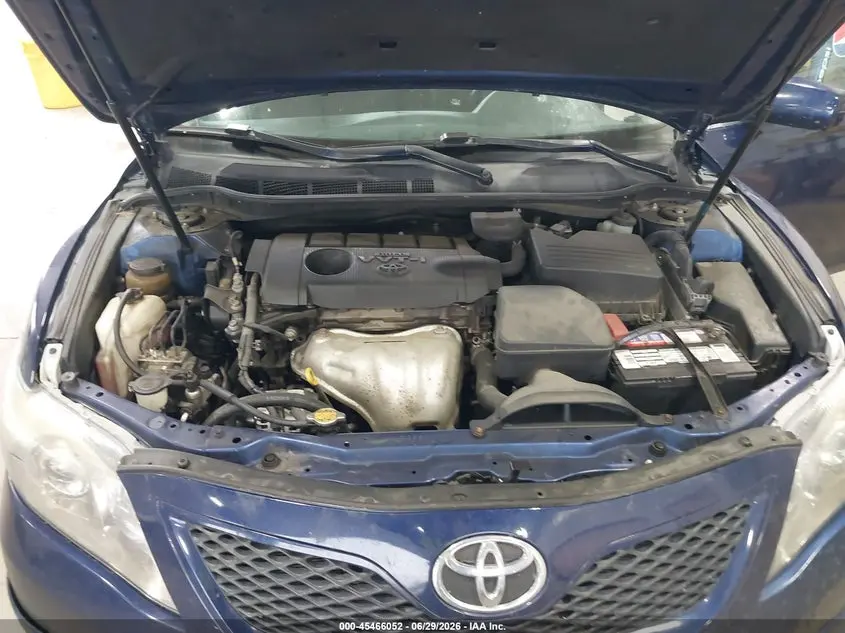 2011 TOYOTA CAMRY SE