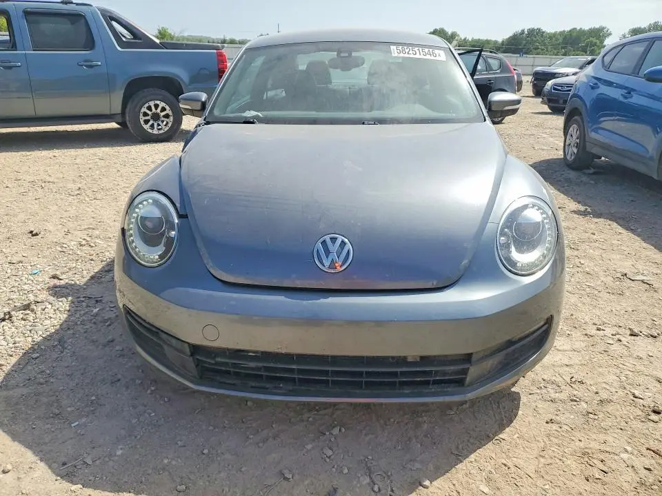 2016 VOLKSWAGEN BEETLE SE  