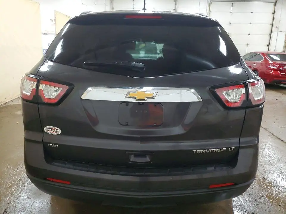 2015 CHEVROLET TRAVERSE LT  