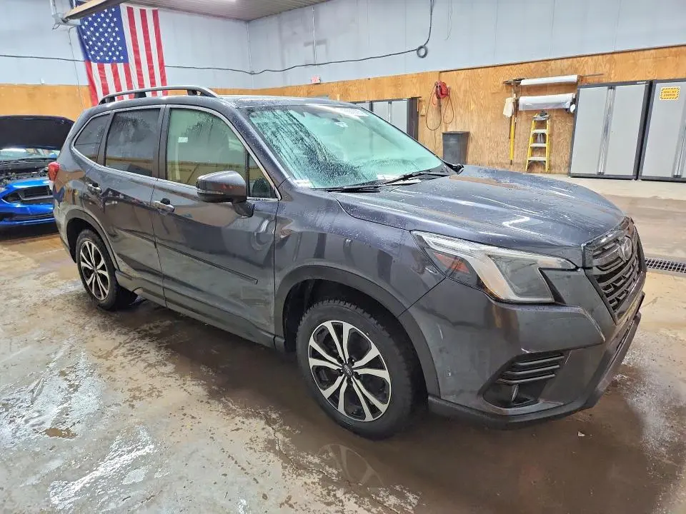 2023 SUBARU FORESTER LIMITED  