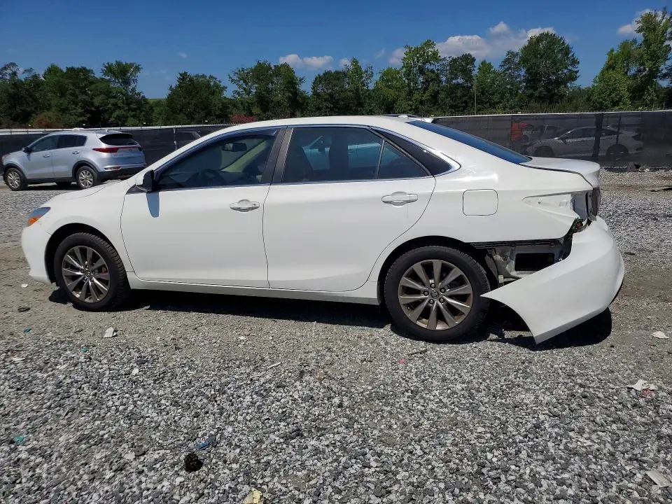 2015 TOYOTA CAMRY XLE  