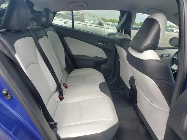 2017 TOYOTA PRIUS   