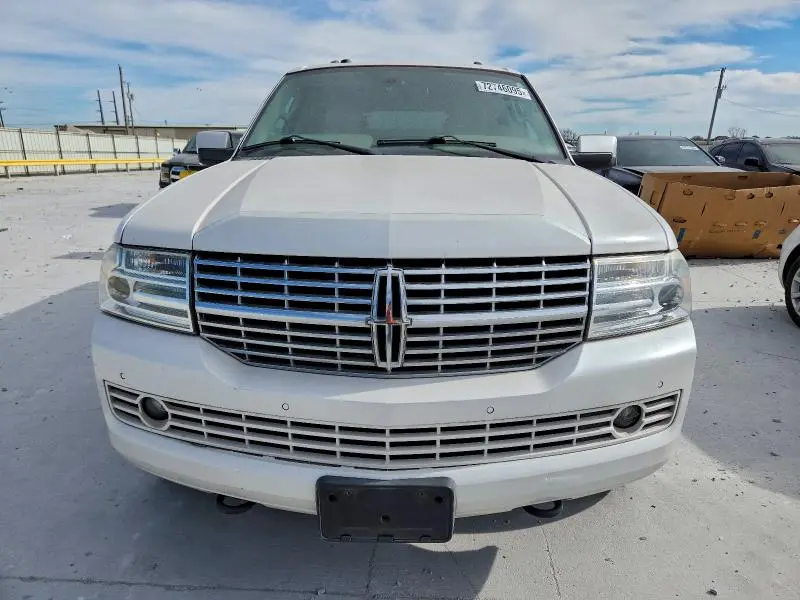 2011 LINCOLN NAVIGATOR   