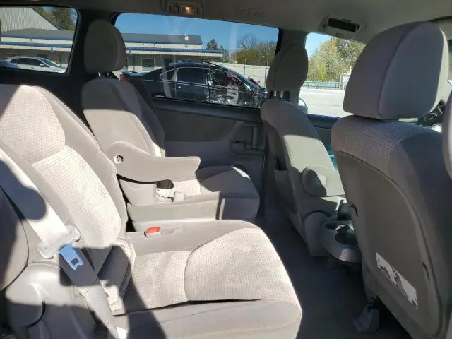 2010 TOYOTA SIENNA CE  