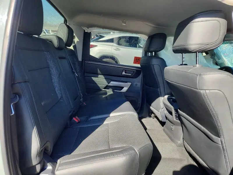 2022 TOYOTA TUNDRA SR5  