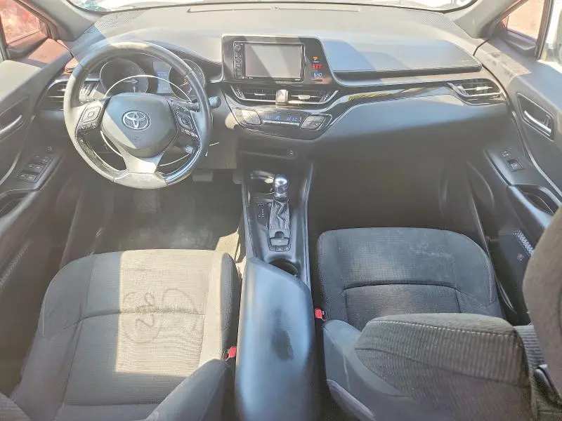 2018 TOYOTA C-HR XLE  