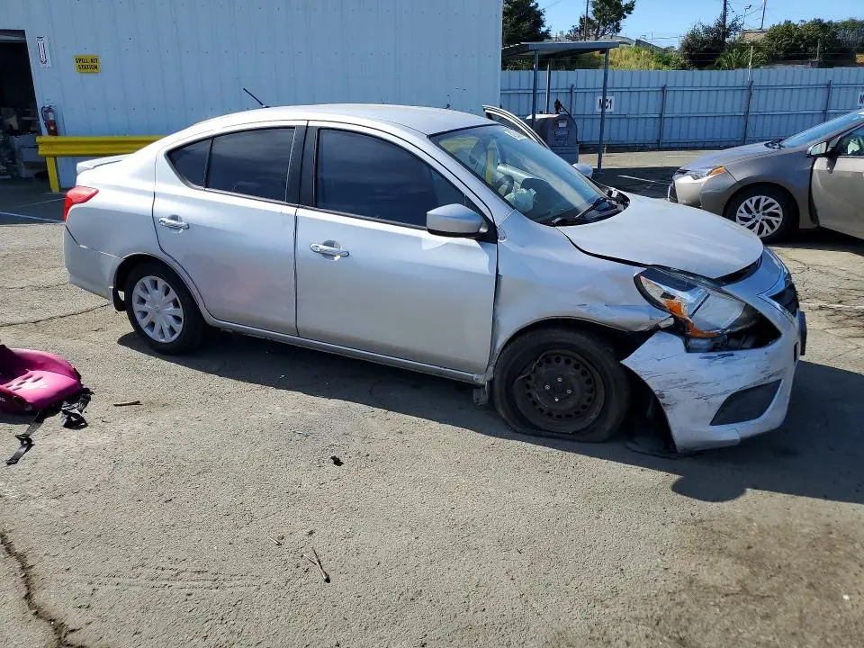 2015 NISSAN VERSA   