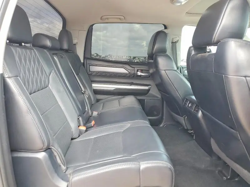 2017 TOYOTA TUNDRA PLATINUM  