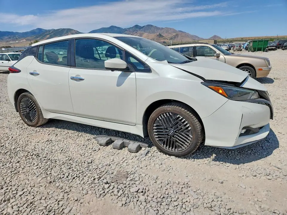 2023 NISSAN LEAF SV PLUS  
