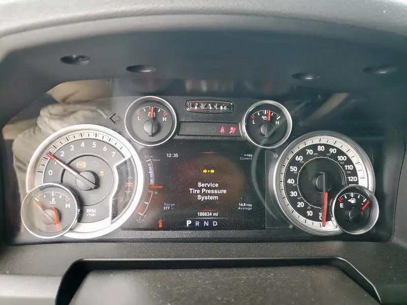 2015 RAM 1500 SLT  