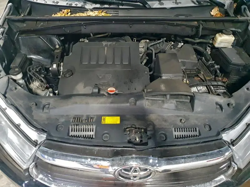 2016 TOYOTA HIGHLANDER XLE  