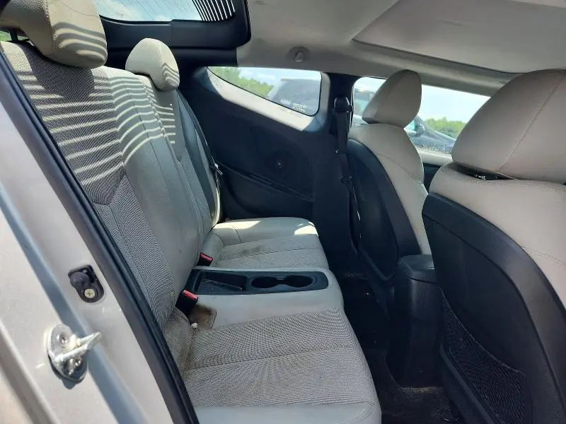 2012 HYUNDAI VELOSTER BASE  