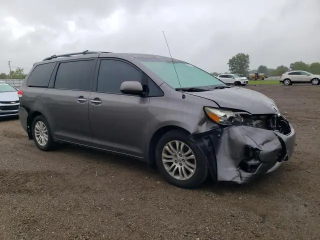 2014 TOYOTA SIENNA XLE  