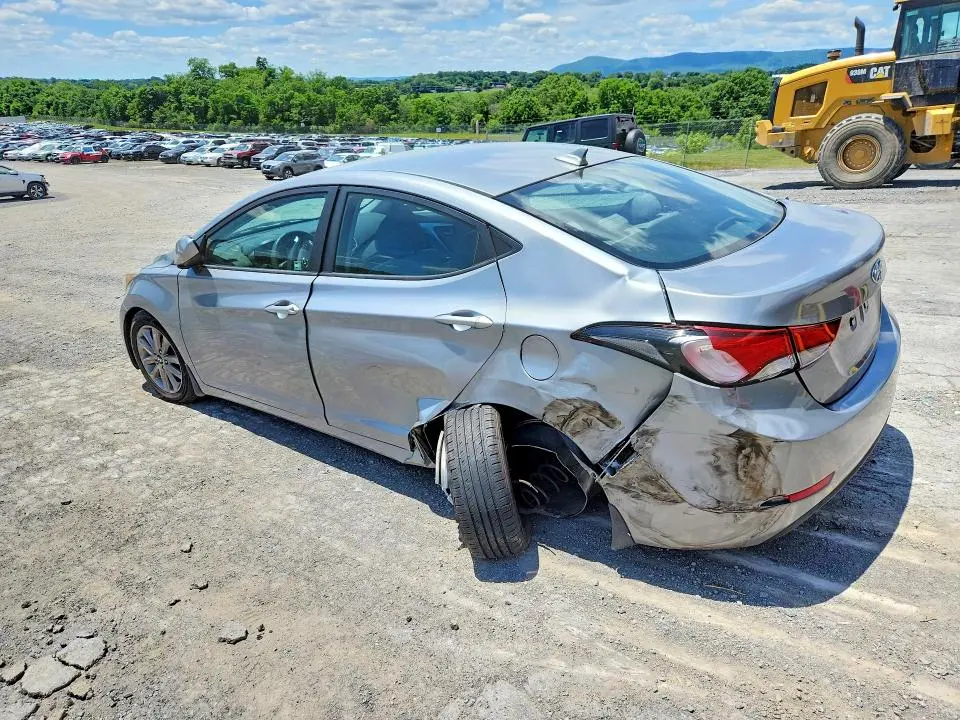 2016 HYUNDAI ELANTRA SE  