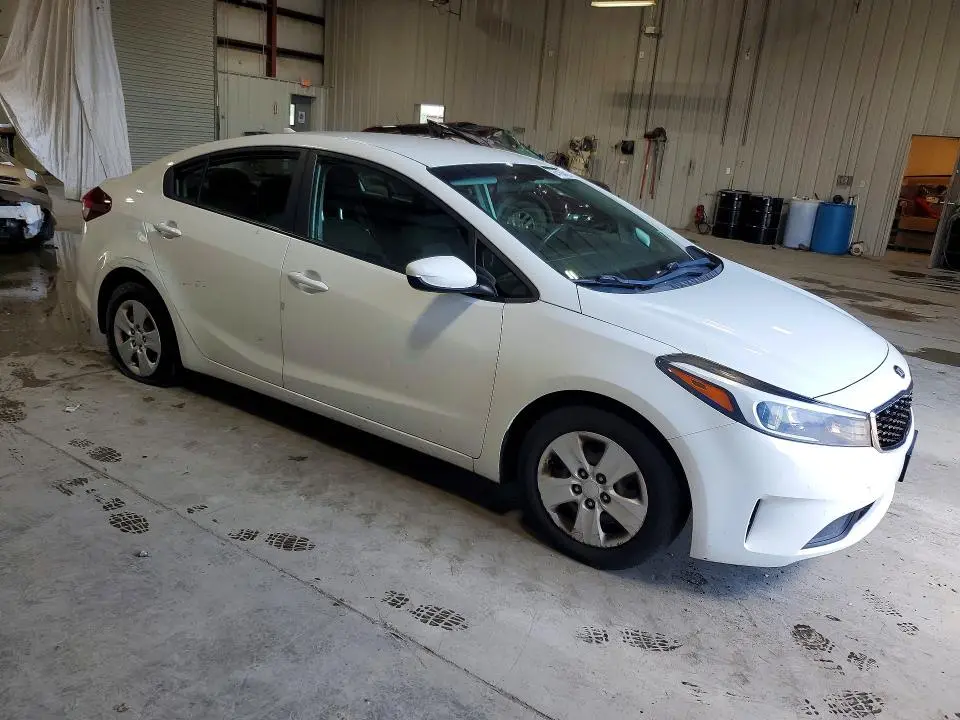 2018 KIA FORTE LX  