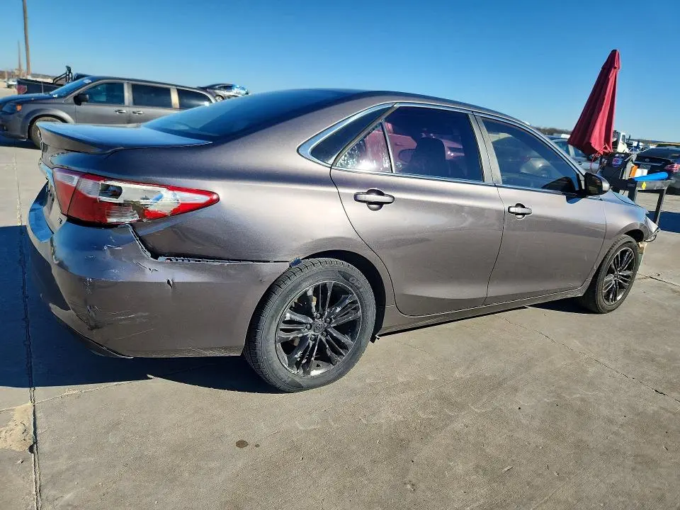 2015 TOYOTA CAMRY SE  