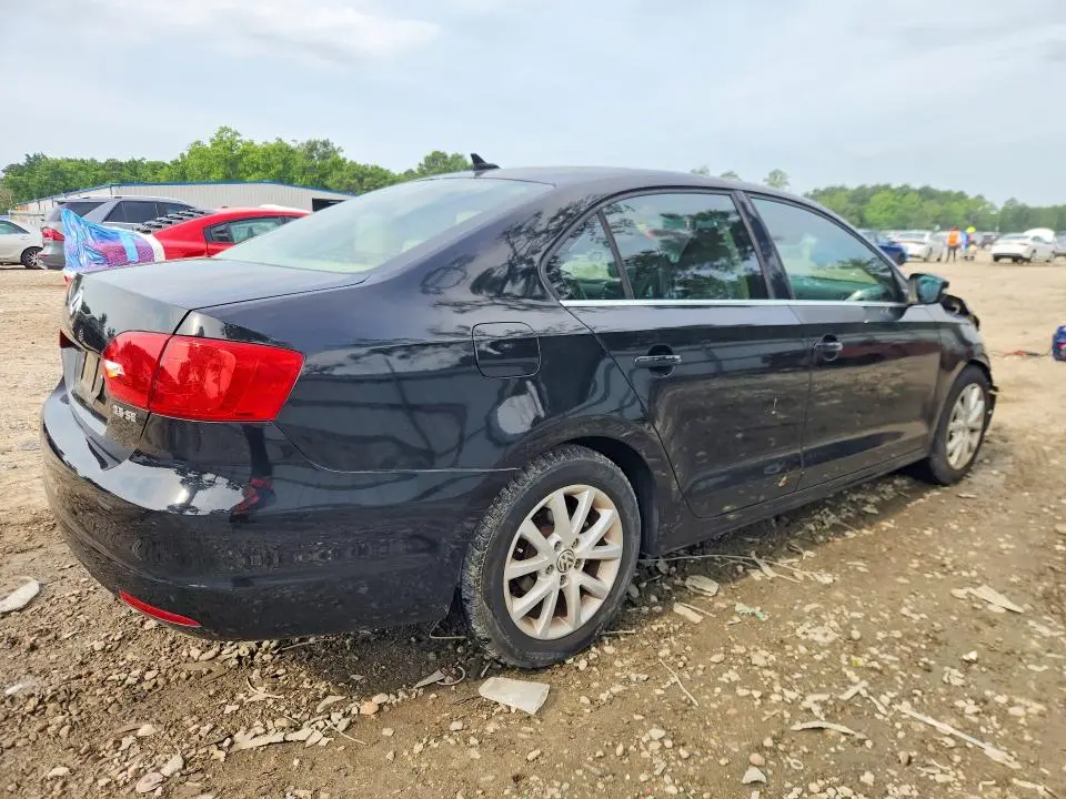 2013 VOLKSWAGEN JETTA SE  