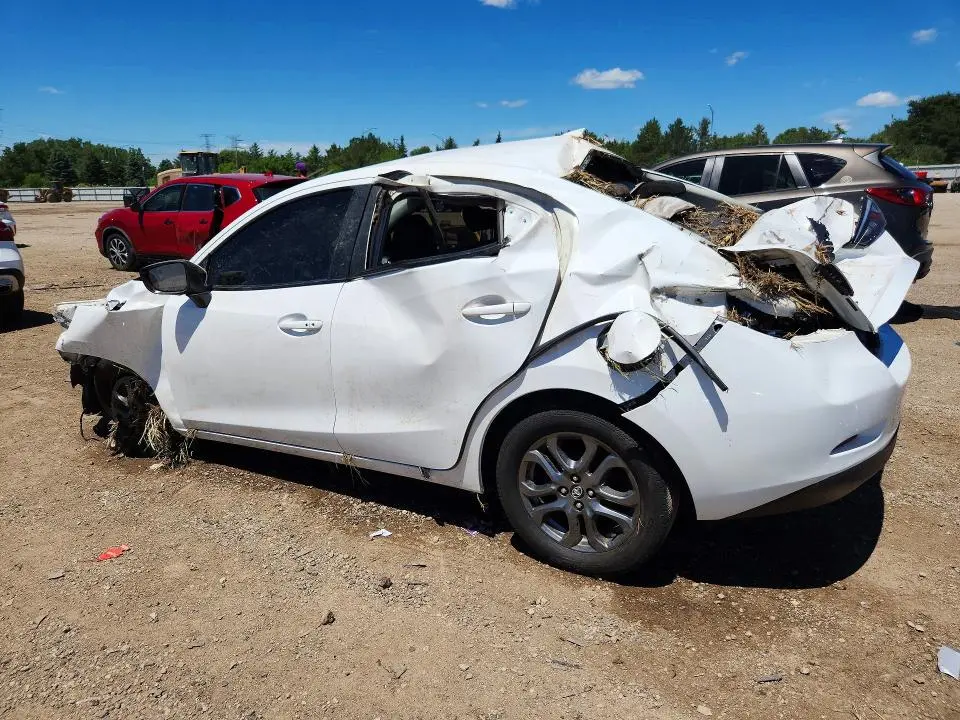 2019 TOYOTA YARIS LE  