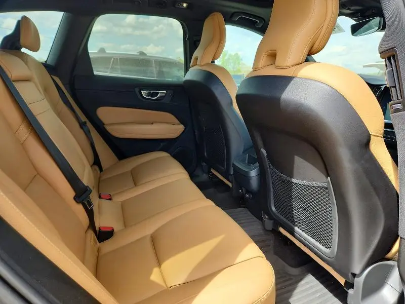 2019 VOLVO XC60 T5 MOMENTUM  