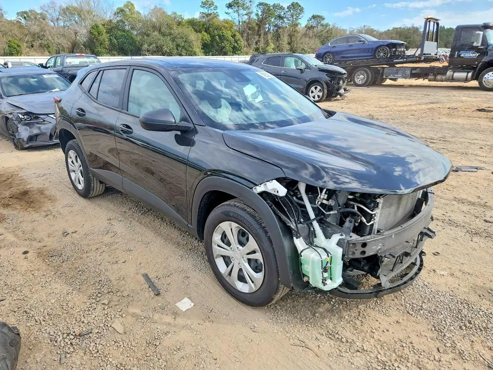 2025 CHEVROLET TRAX LS  