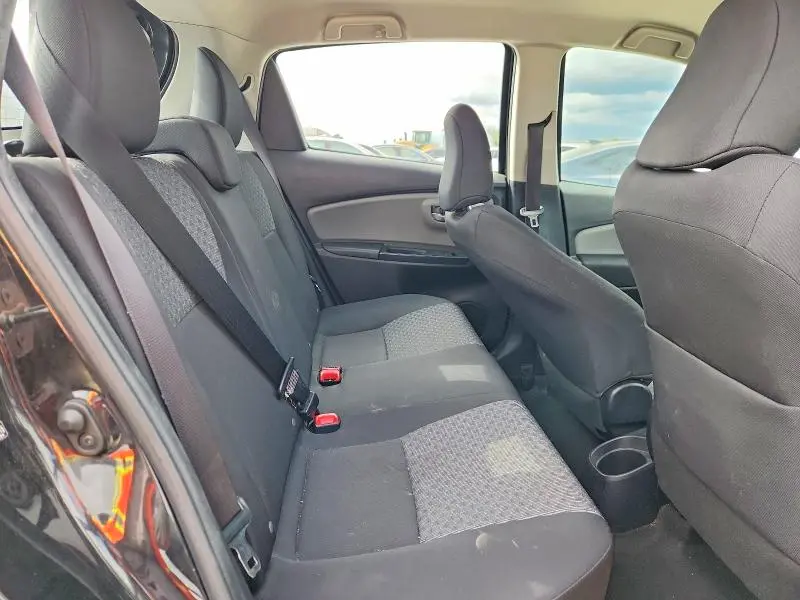 2017 TOYOTA YARIS 5-DOOR LE  