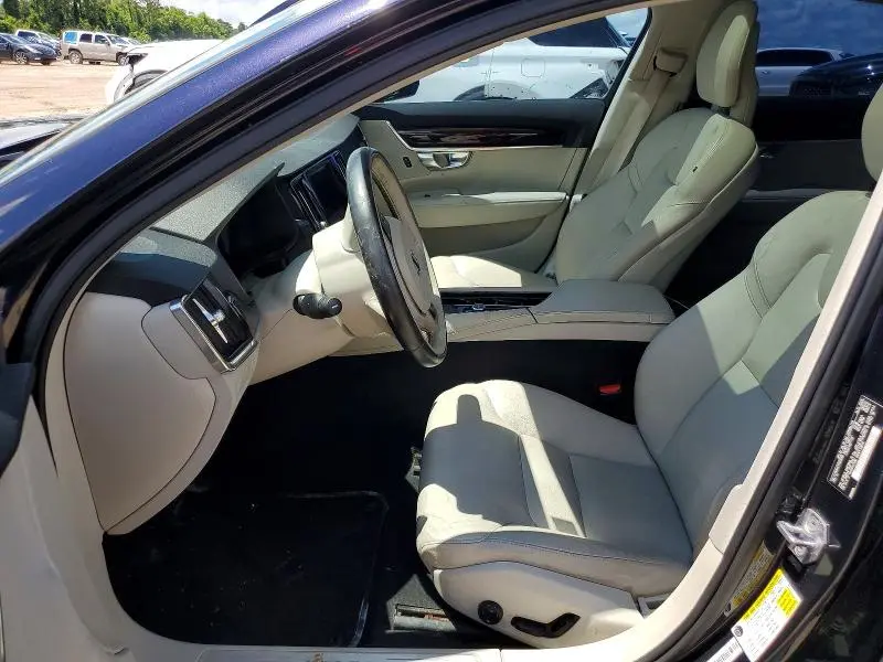 2017 VOLVO S90 T5 MOMENTUM  