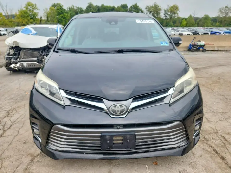 2019 TOYOTA SIENNA LIMITED PREMIUM 7-PASSENGER  