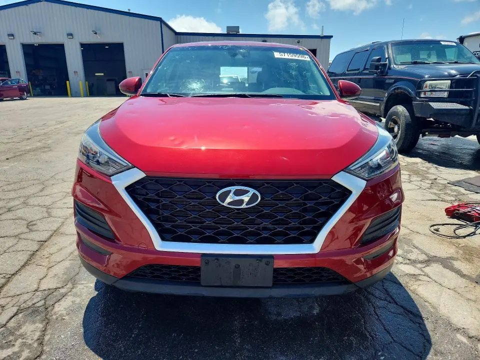 2021 HYUNDAI TUCSON SE  
