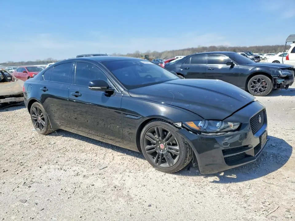 2017 JAGUAR XE PRESTIGE  