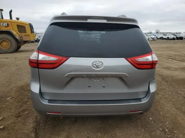 2015 TOYOTA SIENNA LE  