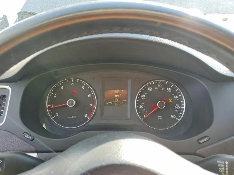2013 VOLKSWAGEN JETTA SE  