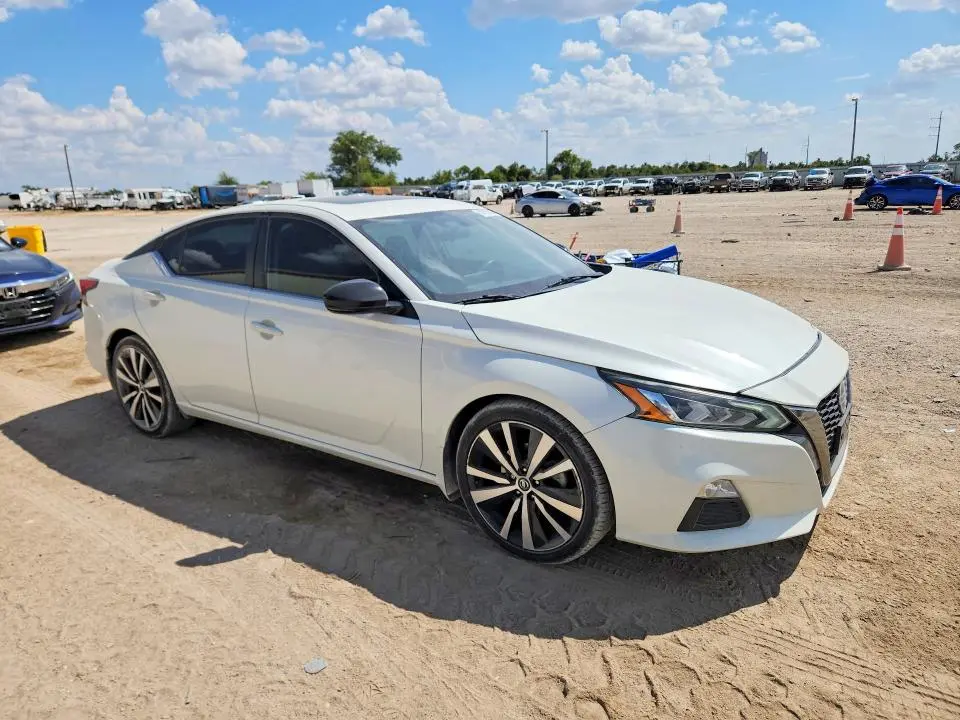 2019 NISSAN ALTIMA SR  