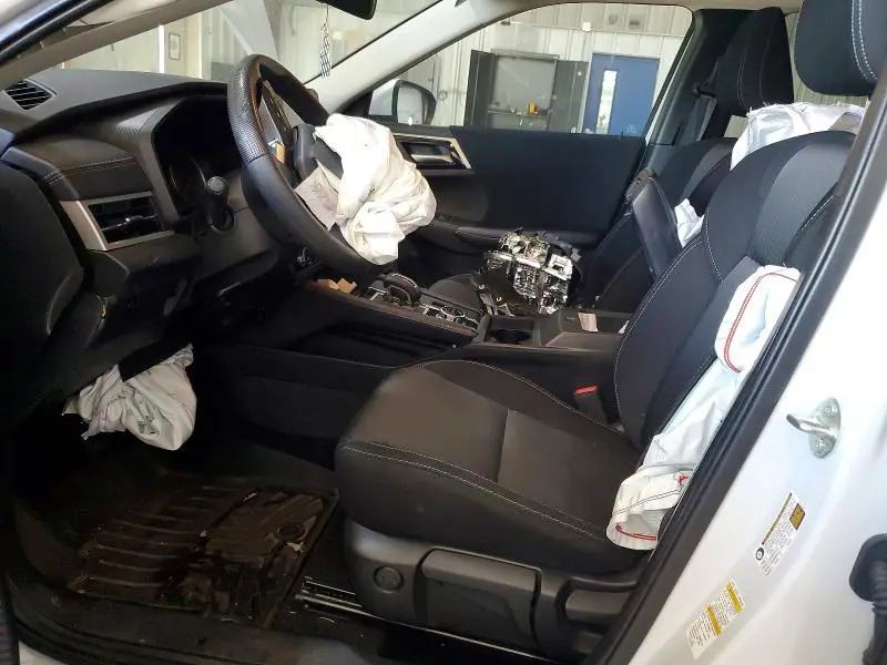 2024 MITSUBISHI OUTLANDER ES  