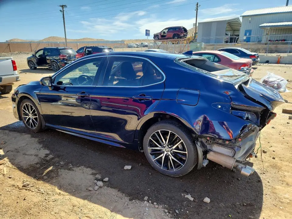 2021 TOYOTA CAMRY SE  