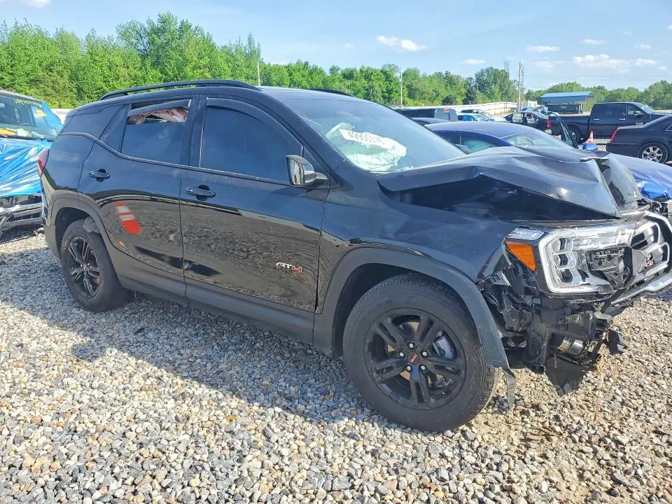 2024 GMC TERRAIN AT4  