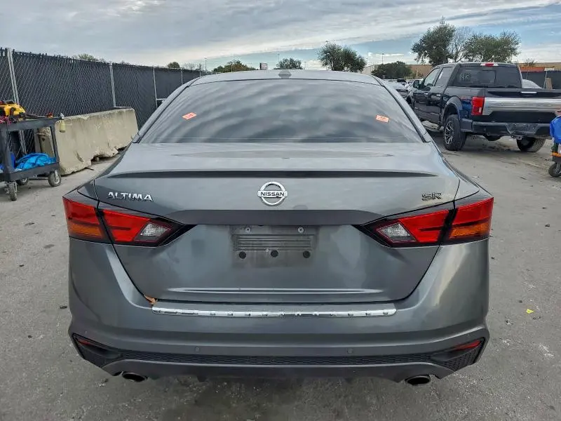 2021 NISSAN ALTIMA SR  