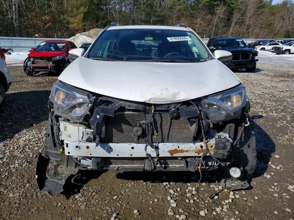 2017 TOYOTA RAV4 XLE  