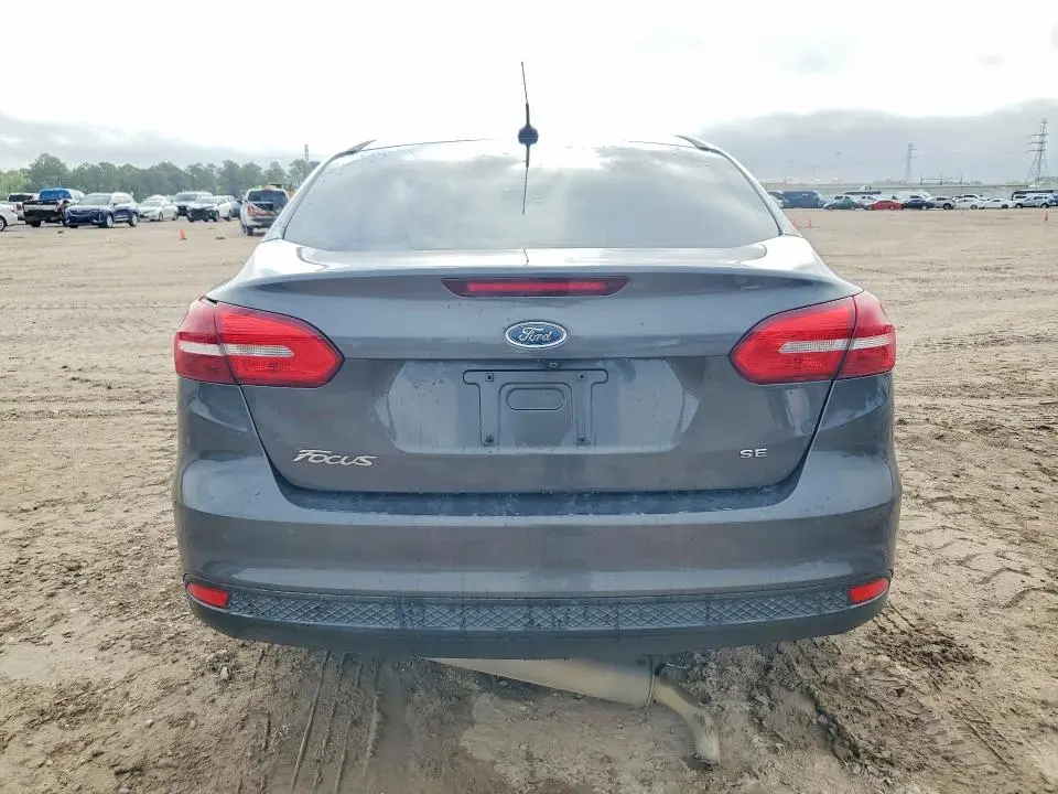 2018 FORD FOCUS SE  