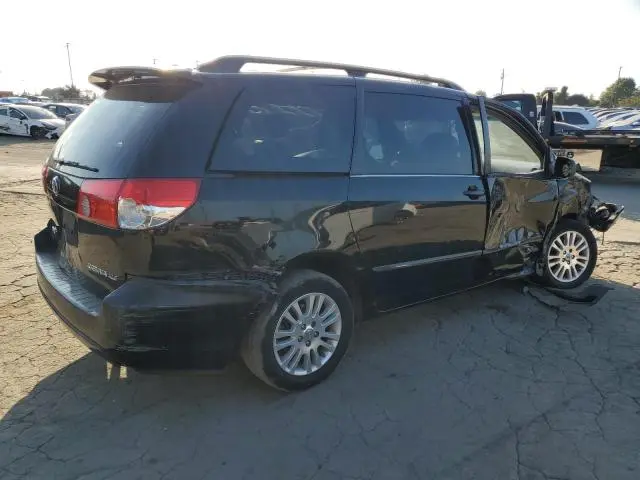 2010 TOYOTA SIENNA XLE  
