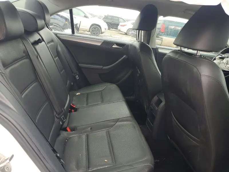 2015 VOLKSWAGEN JETTA SE  