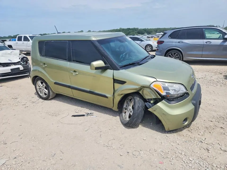 2011 KIA SOUL +  