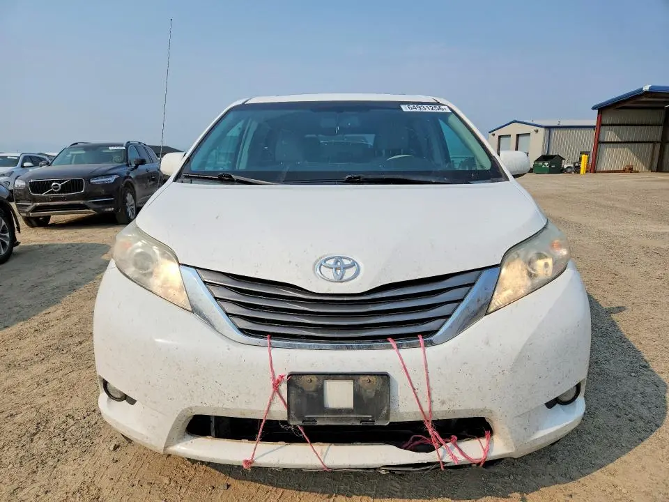 2013 TOYOTA SIENNA XLE 7-PASSENGER  