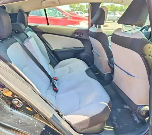 2021 TOYOTA PRIUS LE  