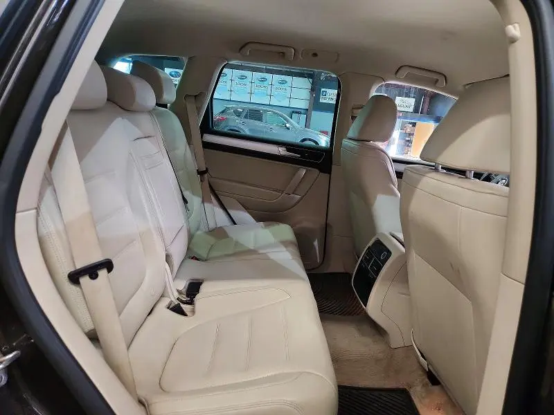 2016 VOLKSWAGEN TOUAREG SPORT  