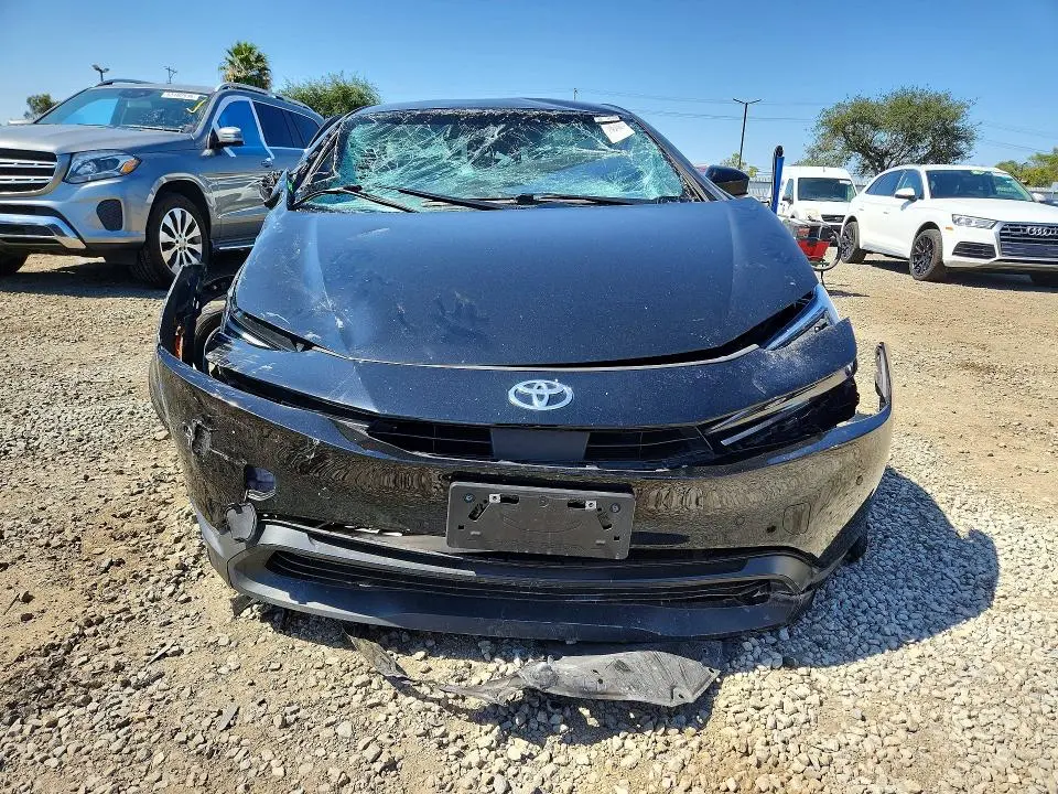 2024 TOYOTA PRIUS LE  