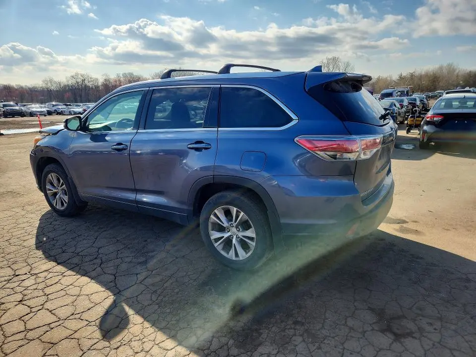 2015 TOYOTA HIGHLANDER XLE  