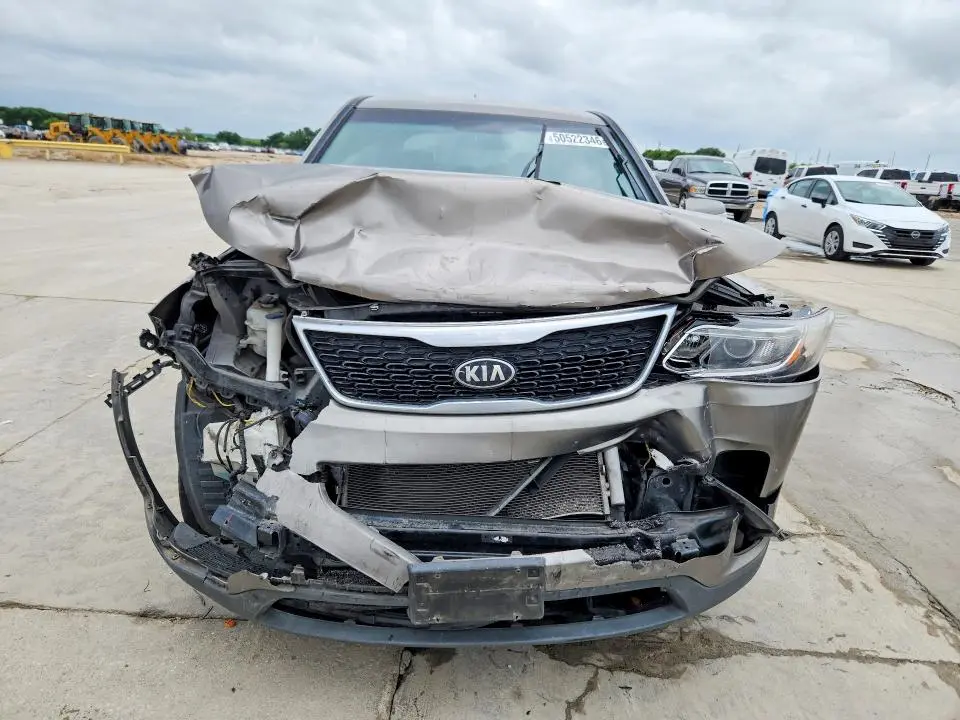 2014 KIA SORENTO LX  