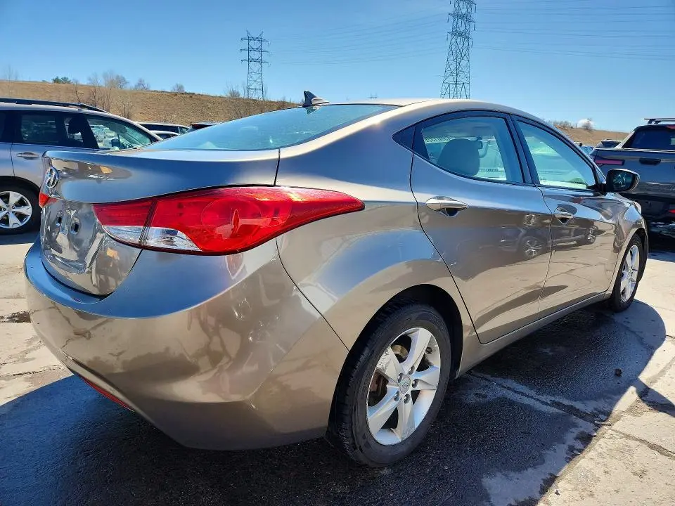 2013 HYUNDAI ELANTRA GLS  