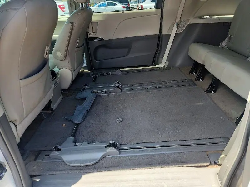2016 TOYOTA SIENNA XLE 8-PASSENGER  