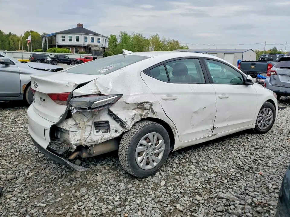 2018 HYUNDAI ELANTRA SE  